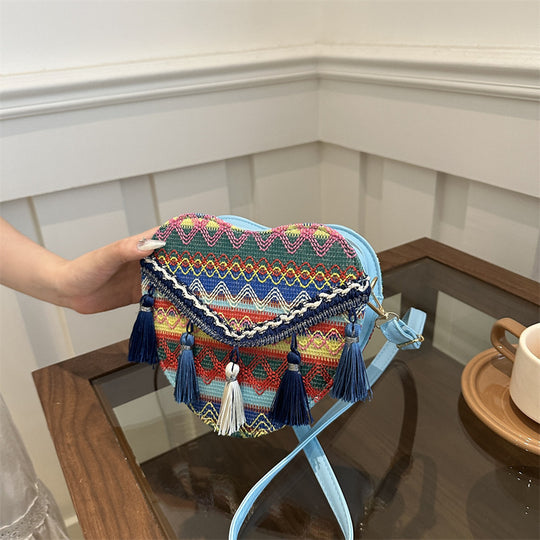 Damen Herzförmige Umhängetasche mit aufwendiger Stickerei und Quastendetails Nord Taschen
