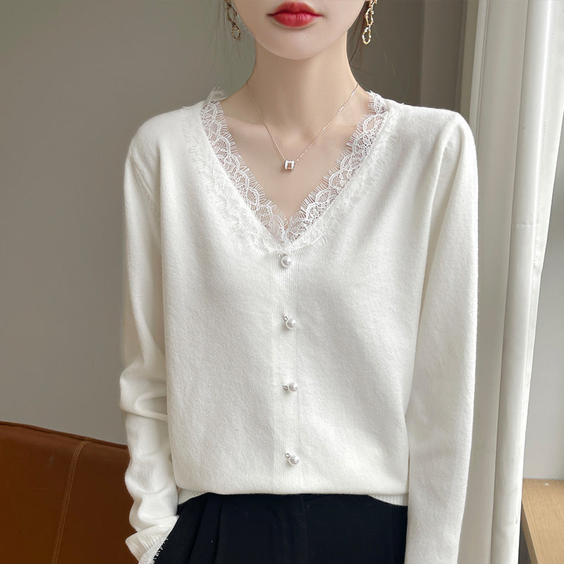 Damen Zarter V-Ausschnitt-Feinstrickcardigan mit floraler Spitzenkante und Perlenverzierung Nord Taschen