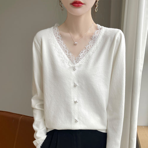 Damen Zarter V-Ausschnitt-Feinstrickcardigan mit floraler Spitzenkante und Perlenverzierung Nord Taschen