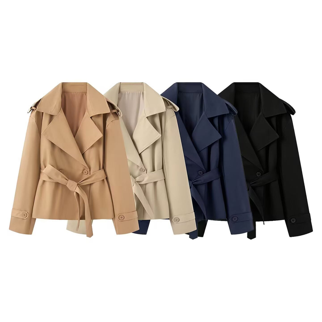 Damen Kurz geschnittener doppeltreihiger Trenchcoat mit Taillengürtel und Schulterklappen Nord Taschen