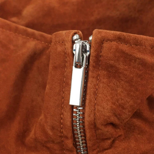 Damen Cropped-Veloursjacke im minimalistischen Design mit Stehkragen, Ziernähten und Reißverschlusstaschen Nord Taschen