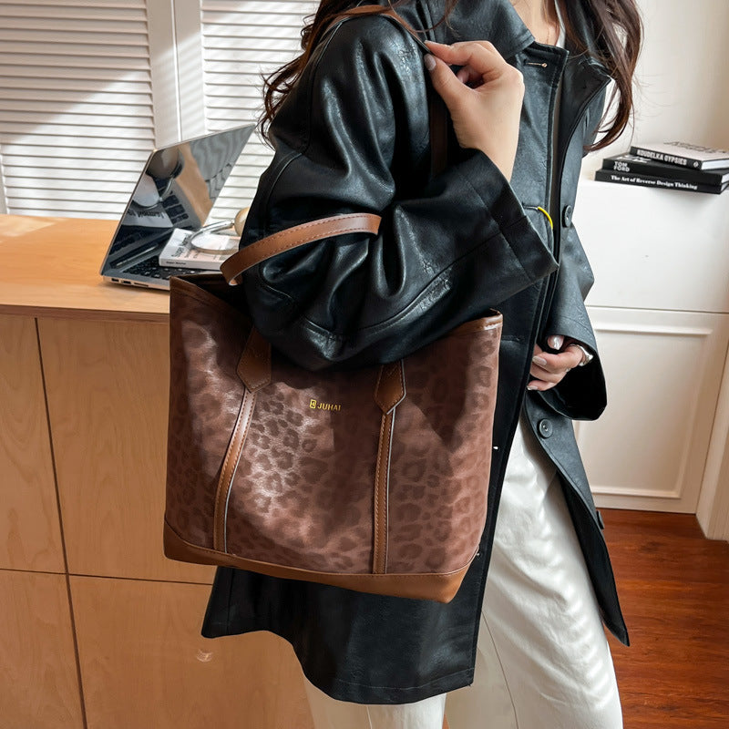 Damen modische Tote-Tasche mit Leopardenmuster und praktischem Innenfach Nord Taschen