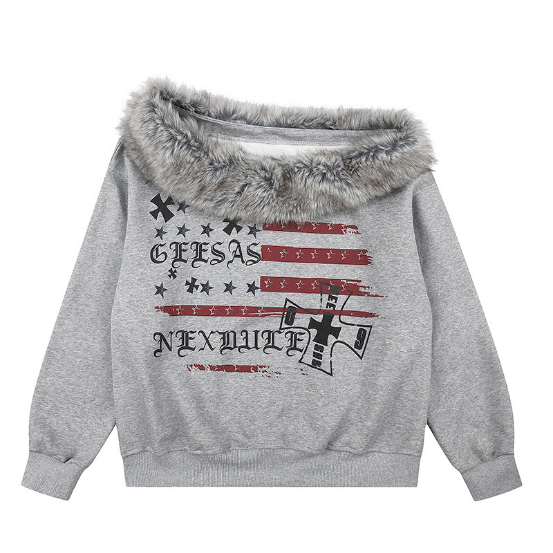 Damen Off-Shoulder Sweatshirt mit Fake-Fur-Kragen, Relaxed-Fit und Vintage-Flaggenprint Nord Taschen