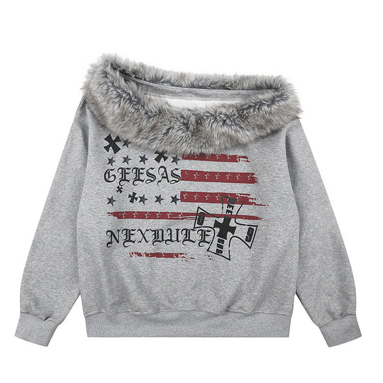 Damen Off-Shoulder Sweatshirt mit Fake-Fur-Kragen, Relaxed-Fit und Vintage-Flaggenprint Nord Taschen