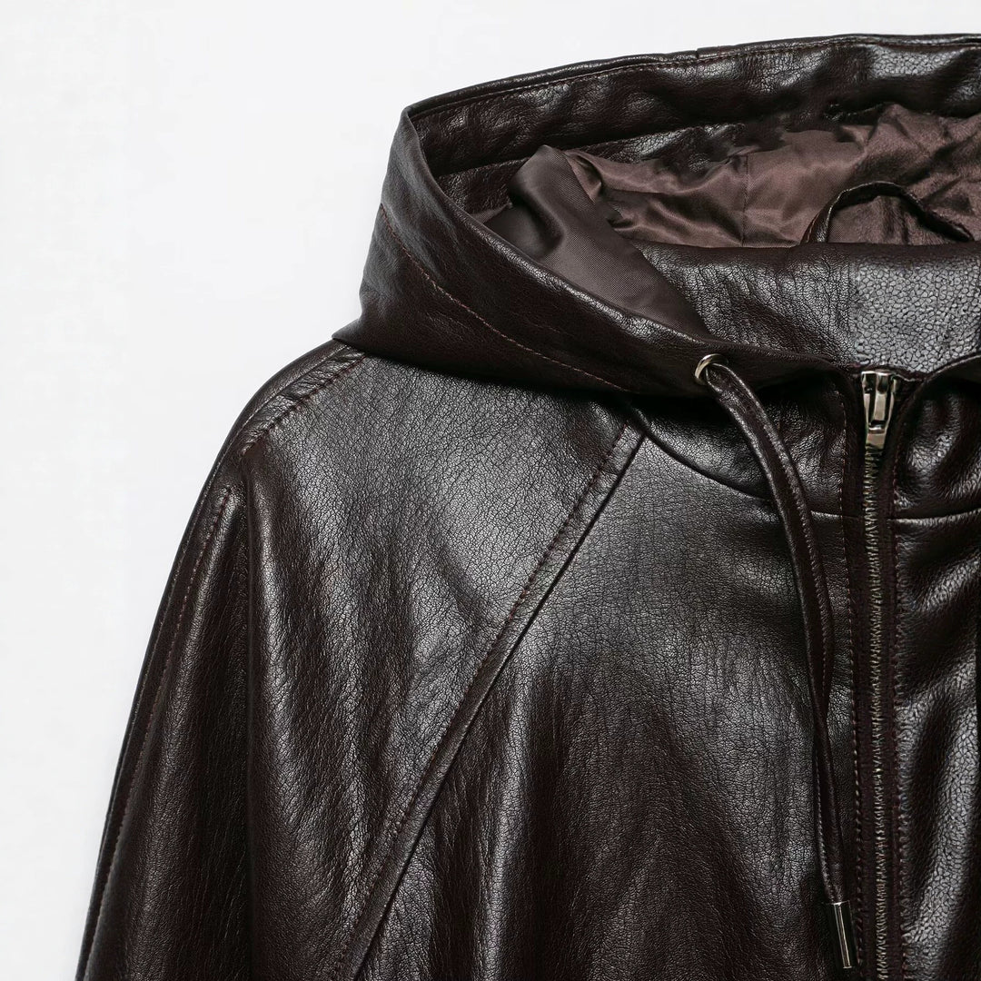 Damen kurze Kapuzen‑Lederoptikjacke mit Tunnelzug Raglanärmeln und Reißverschluss Nord Taschen