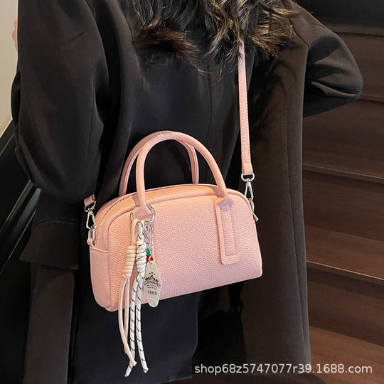 Damen Handtasche mit robustem Kunstleder und abnehmbarem Schulterriemen Nord Taschen