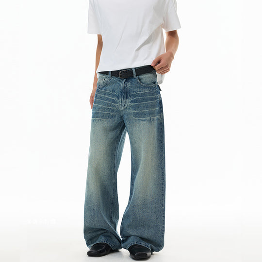 Herren Ultraweit geschnittene Denim-Baggy-Jeans mit markanten Whisker-Akzenten und bodenlangem Saum Nord Taschen