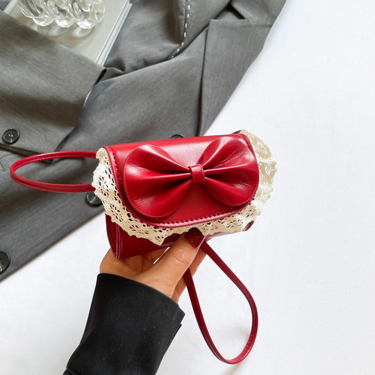Damen Designer Umhängetasche mit Spitzenakzenten von Nord Taschen