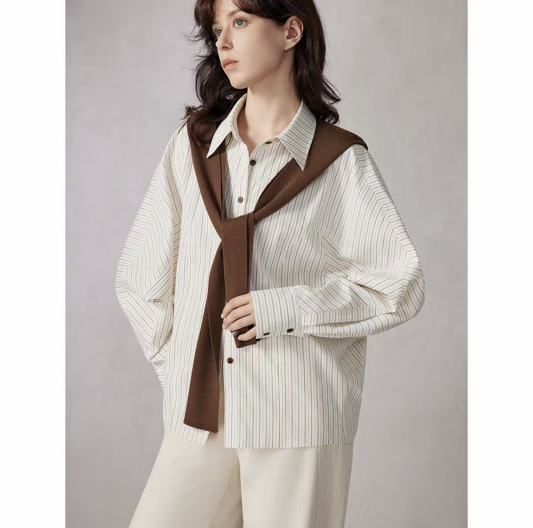 Damen Oversize-Hemdbluse mit feinen Nadelstreifen, weiten Ärmeln und lässigem Saum Nord Taschen