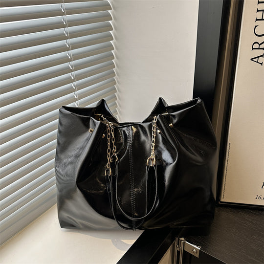 Damen elegante Shopper-Tasche mit luxuriösen Kettenverzierungen Nord Taschen