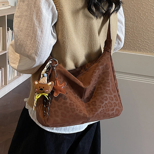 Damen Hobo-Tasche mit elegantem Leopardenmuster und praktischen Fächern Nord Taschen