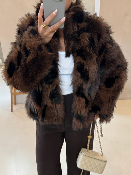 Damen Boxy-Kurzjacke aus Webpelz mit natürlicher Felloptik und breitem Schalkragen Nord Taschen