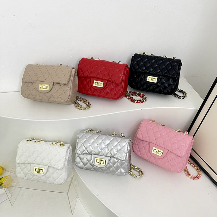 Damen Mini-Schultertasche im eleganten Steppmuster mit goldenen Akzenten Nord Taschen