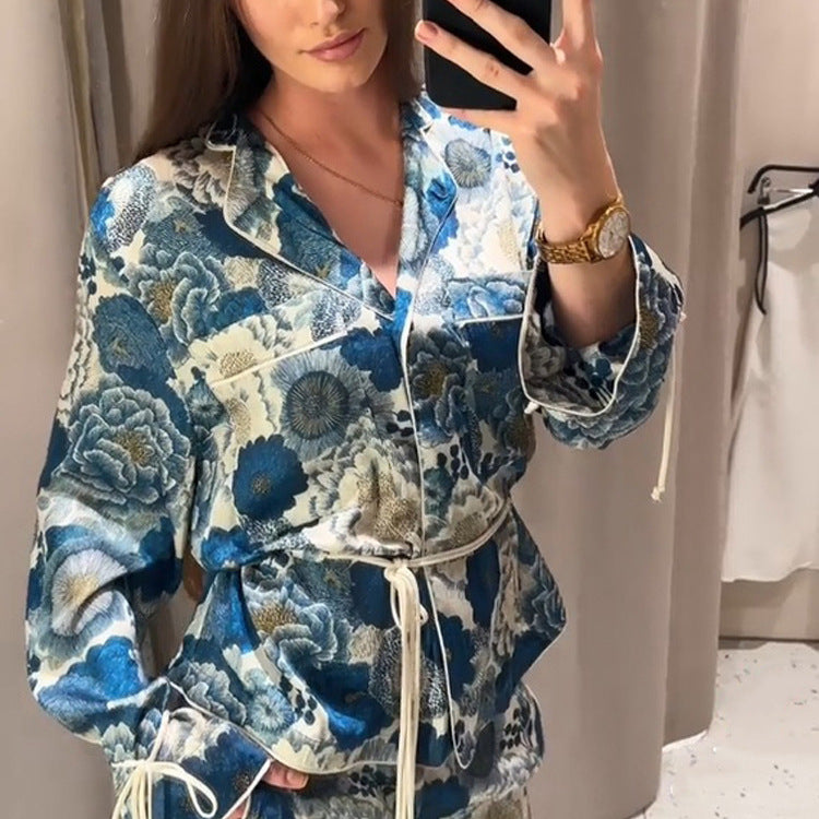 Damen Zweiteiliges florales Jacquard-Loungewear-Set mit Taillengürtel, Paspelierung und Bindärmeln Nord Taschen