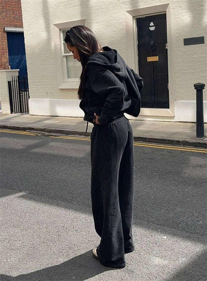 Damen gekürztes Kapuzen-Sweatshirt mit Oversize-Ärmeln und high-waist Wide-Leg Freizeithose Nord Taschen