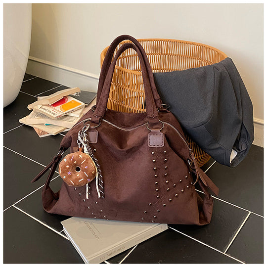 Damen elegante Shopper-Tasche aus hochwertigem Wildleder mit modischen Nieten Nord Taschen