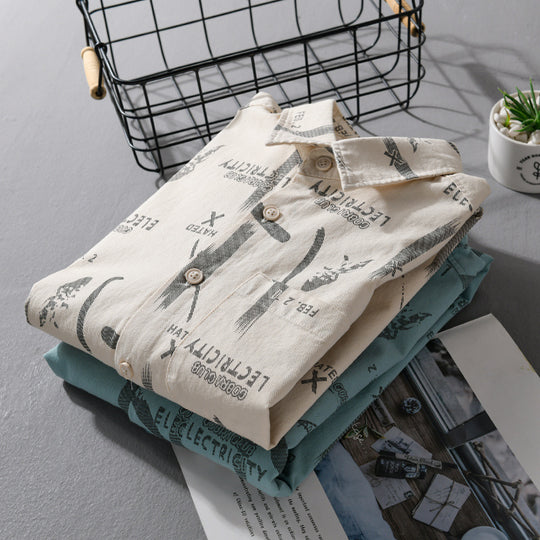 Herren Leichtes Baumwoll-Crinkle Hemd im Relaxed-Fit mit Typo-Alloverprint und aufgesetzter Brusttasche Nord Taschen