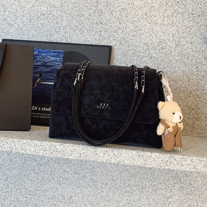 Damen Umhängetasche mit verspieltem Teddy-Anhänger Nord Taschen