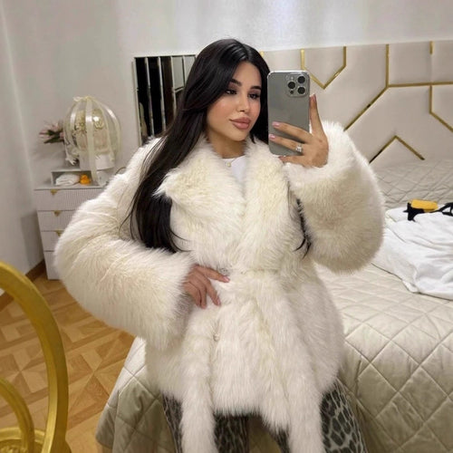 Damen Kurzmantel aus langflorigem Faux-Fur mit taillierendem Bindegürtel Nord Taschen