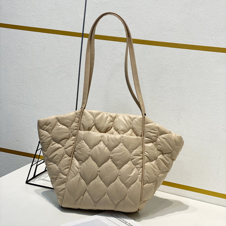 Damen Einkaufstasche mit geometrischem Steppmuster Nord Taschen