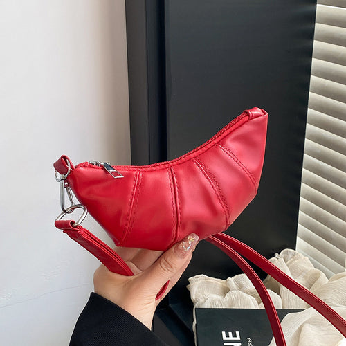 Damen Umhängetasche im modernen Halbmond-Design mit weichem Kunstleder und praktischen Fächern Nord Taschen