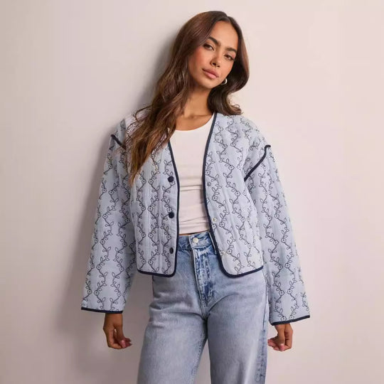Damen gesteppte Kurzjacke mit V‑Ausschnitt, Kontrastpaspel und floraler Steppapplikation Nord Taschen