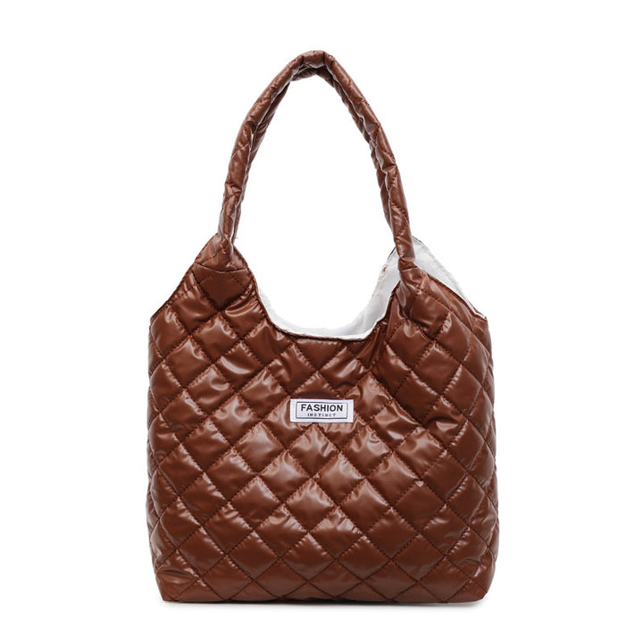 Damen Schultertasche aus glänzendem Kunstleder mit hochwertigem Steppmuster Nord Taschen