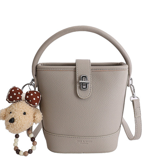 Damen Bucket Bag mit praktischem Tragegriff und abnehmbarem Anhänger Nord Taschen