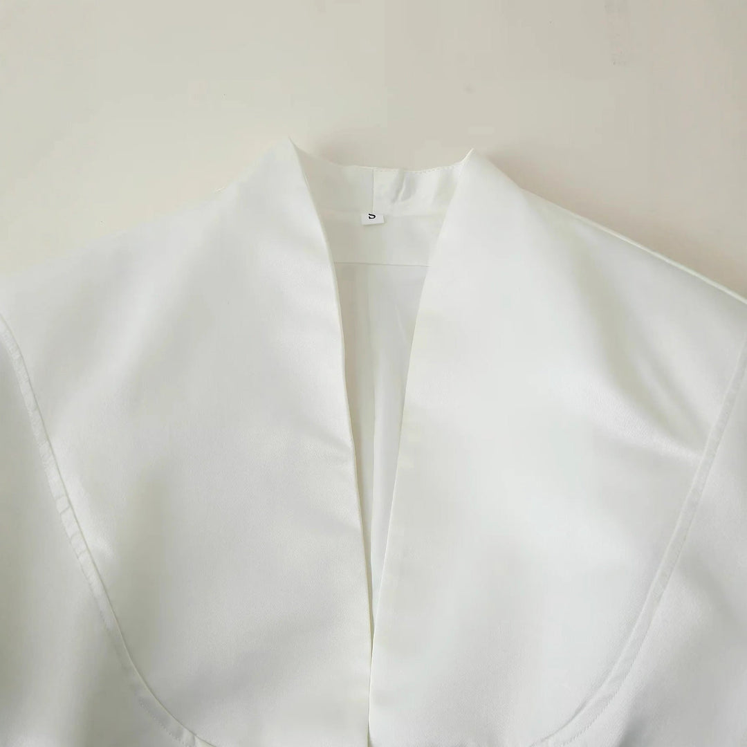 Damen elegante Blazerjacke mit modischem Stehkragen und dekorativen Knopfdetails Nord Taschen
