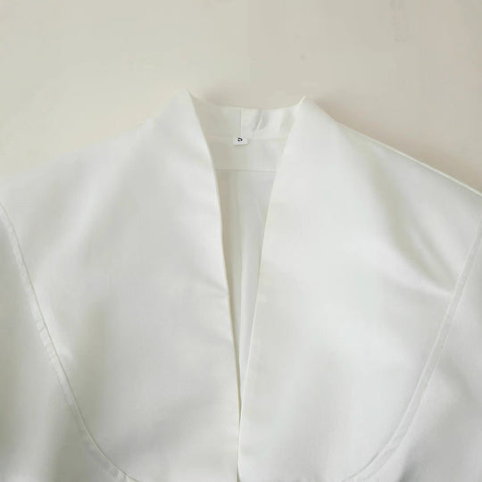 Damen elegante Blazerjacke mit modischem Stehkragen und dekorativen Knopfdetails Nord Taschen