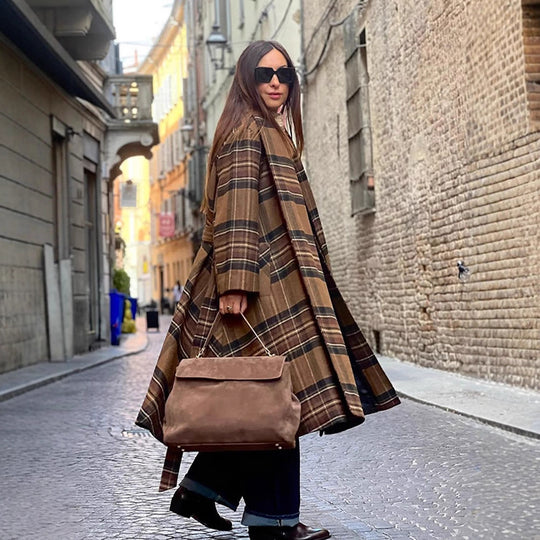 Damen Langmantel im Karo-Look aus Wollmix mit überlangem Stehkragen und Glockenärmeln Nord Taschen