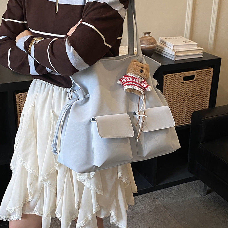 Damen Hobo-Tasche mit vielseitigem Innenorganizer und stilvollen Zubehör Nord Taschen