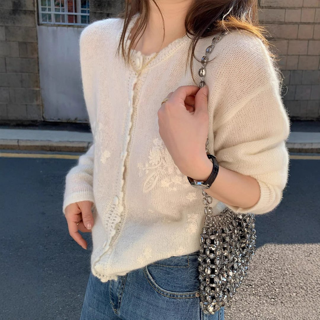 Damen Feinstrick Mohaircardigan mit floraler Stickerei Nord Taschen