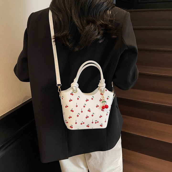 Damen modische Handtasche mit fruchtigem Design und abnehmbarem Anhänger Nord Taschen