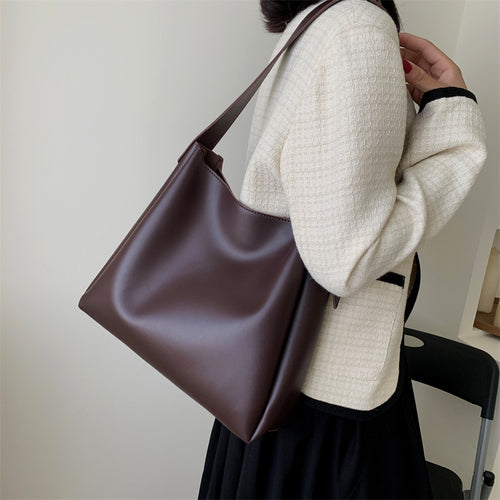 Damen Hobo-Tasche aus hochwertigem, geschmeidigem Kunstleder mit verstellbarem Tragegurt Nord Taschen