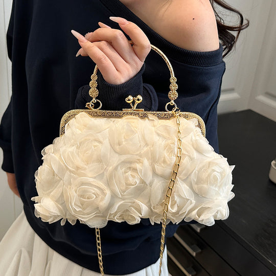 Damen Clutch mit floralen Applikationen und elegantem Kettenverschluss Nord Taschen
