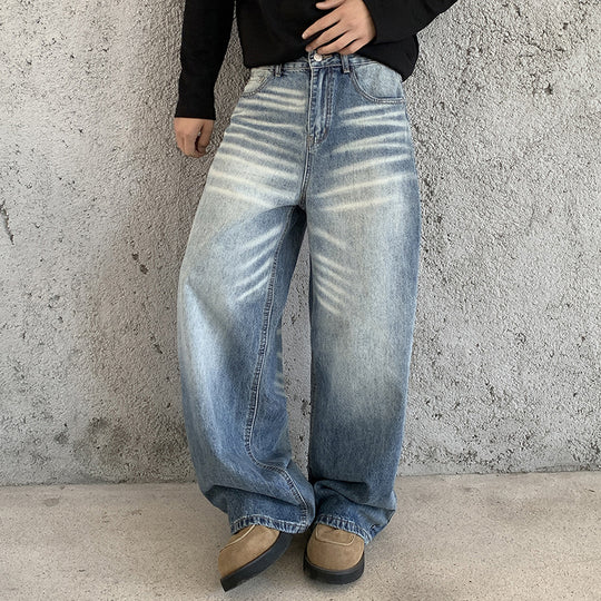Herren Extraweite Baggy-Denimhose mit hohem Bund, markanten Whisker-Falten und tiefem Schritt Nord Taschen