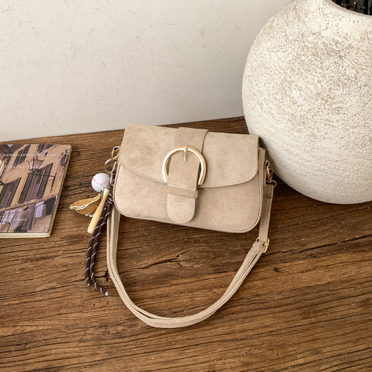 Damen elegante Umhängetasche mit stylischen goldenen Akzenten Nord Taschen