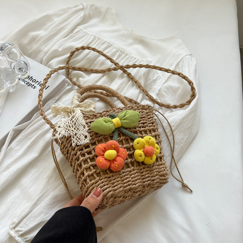 Damen Hobo-Tasche mit floralem Häkelmuster und dekorativen Details Nord Taschen