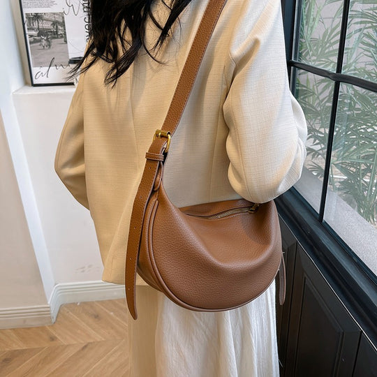 Damen moderne Umhängetasche aus hochwertigem Leder mit elegantem Reißverschluss Nord Taschen