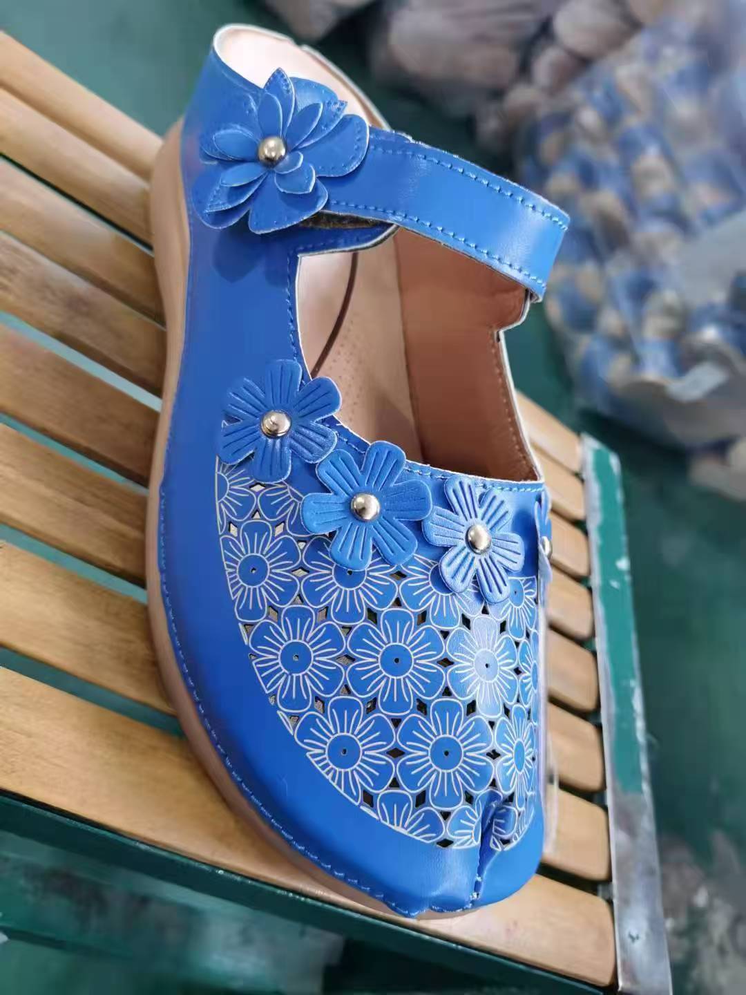 Damen bequeme Clogs mit floralem Dekor und ergonomischem Fußbett