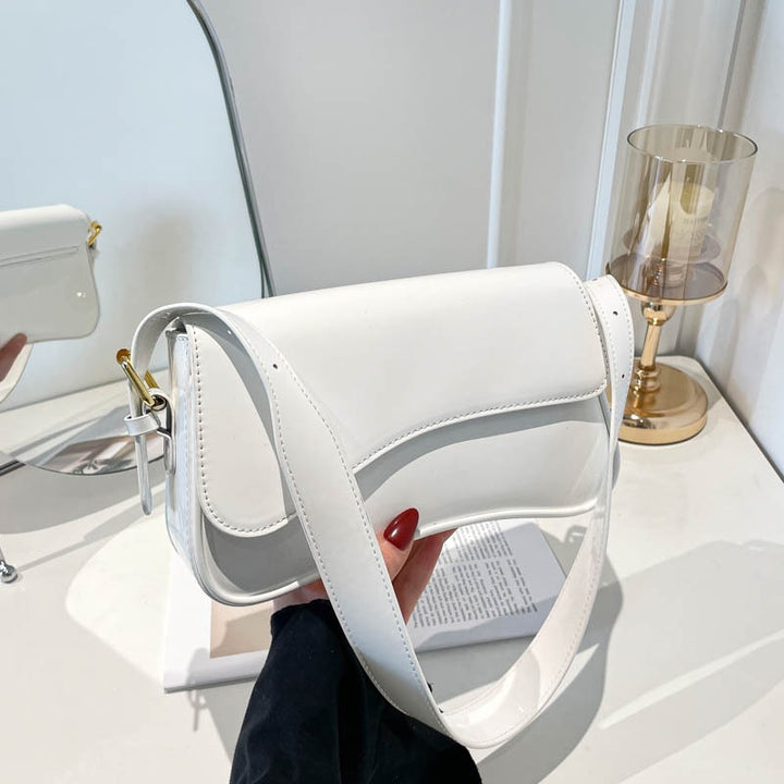 Damen elegante Schultertasche mit glänzendem Finish Nord Taschen