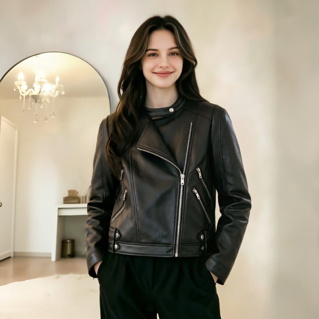 Damen Motorrad-Bikerjacke aus Kunstleder mit Stehkragen, asymmetrischem Reißverschluss und Zierfalten Nord Taschen