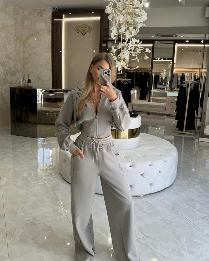 Damen tailliertes Kurzzip-Hoodie mit Statement-Ärmeln und weiter High-Waist Palazzo-Hose Nord Taschen