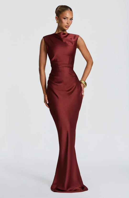 Damen Elegantes Maxikleid mit asymmetrischem Ausschnitt und raffinierten Drapierungen Nord Taschen