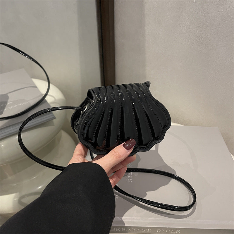 Damen Handtasche im stilvollen Muschel-Design Nord Taschen