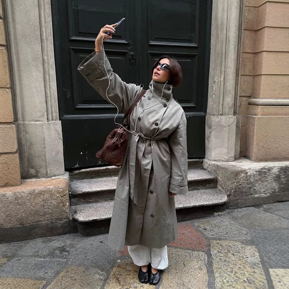 Damen Maxi-Trenchcoat mit hohem Stehkragen, doppelreihiger Knopfleiste & Taillengürtel Nord Taschen
