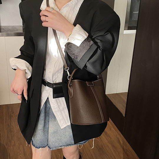 Damen Hobo-Tasche aus hochwertigem Leder mit praktischem Innenteil Nord Taschen