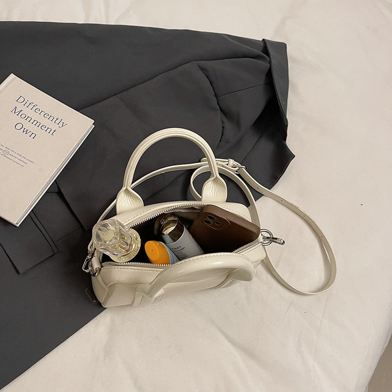 Damen stilvolle Umhängetasche mit abnehmbarem Trageriemen und eleganter Oberflächenstruktur Nord Taschen