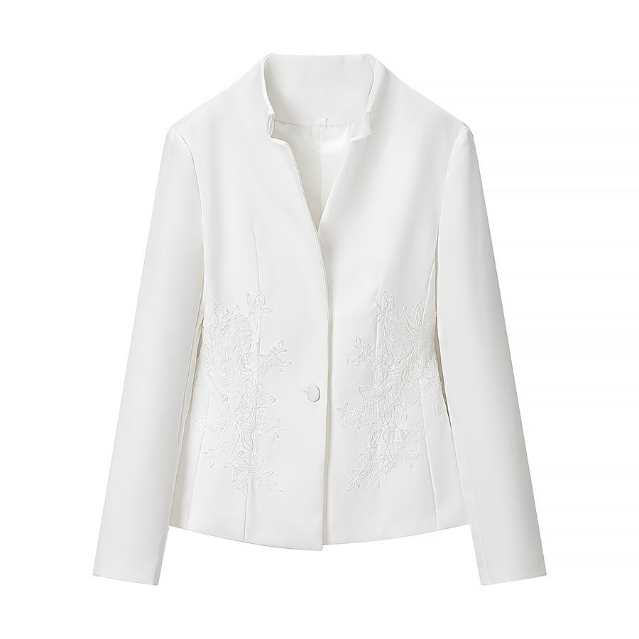 Damen Taillierte Kurzjacke mit Stehkragen und floraler Stickerei Nord Taschen